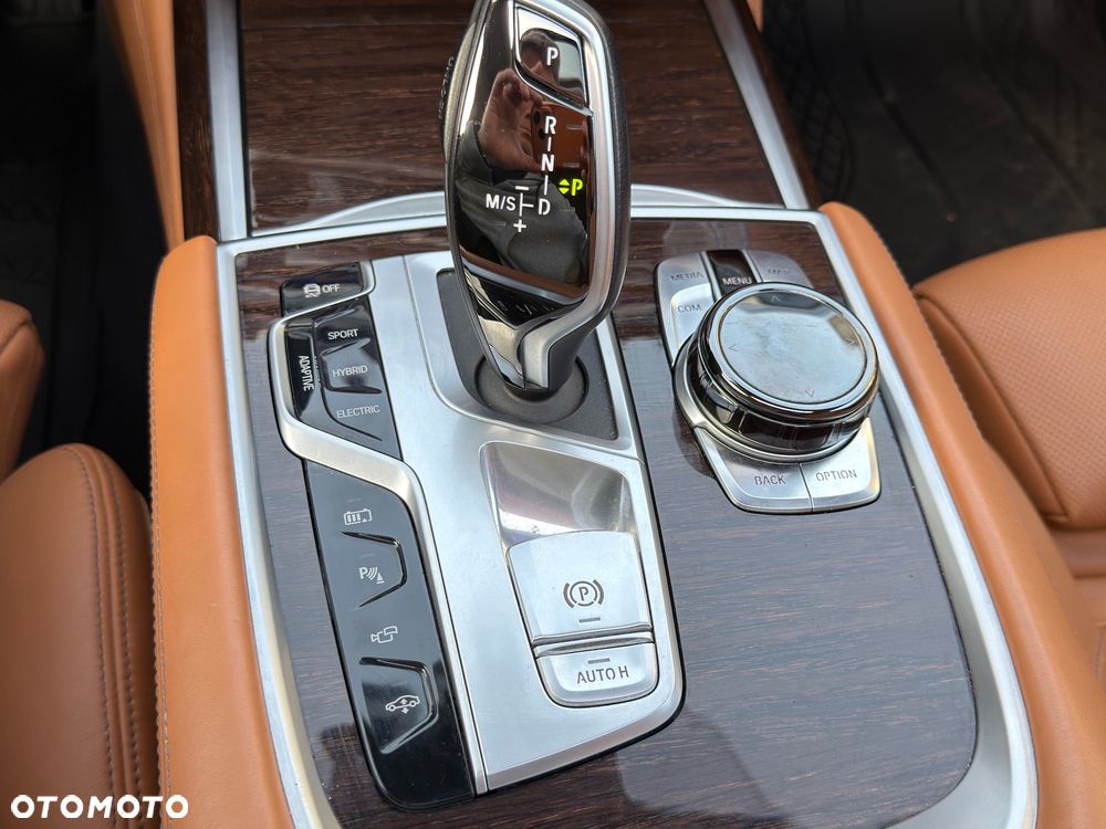 BMW Seria 7 - 23