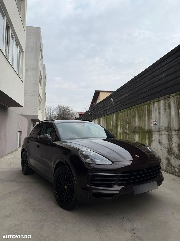 Porsche Cayenne - 1