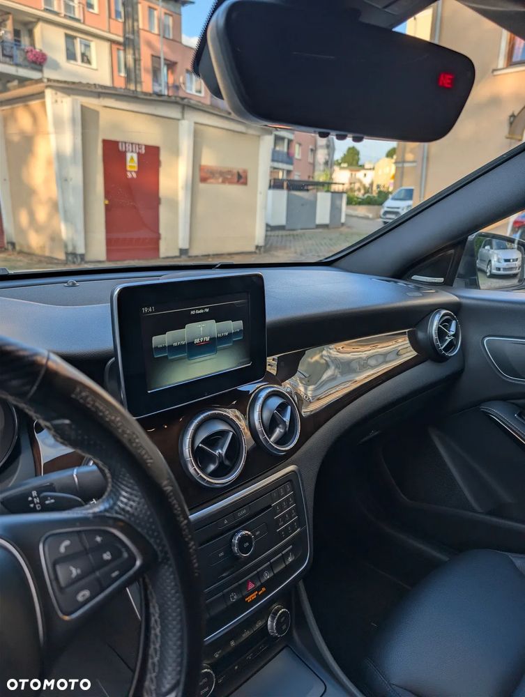 Mercedes-Benz CLA 250 7G-DCT Sport - 23