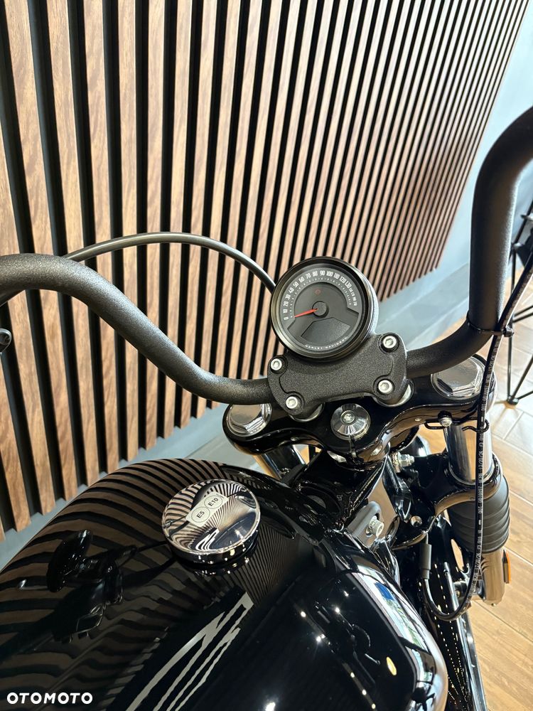 Harley-Davidson Softail Street Bob - 6