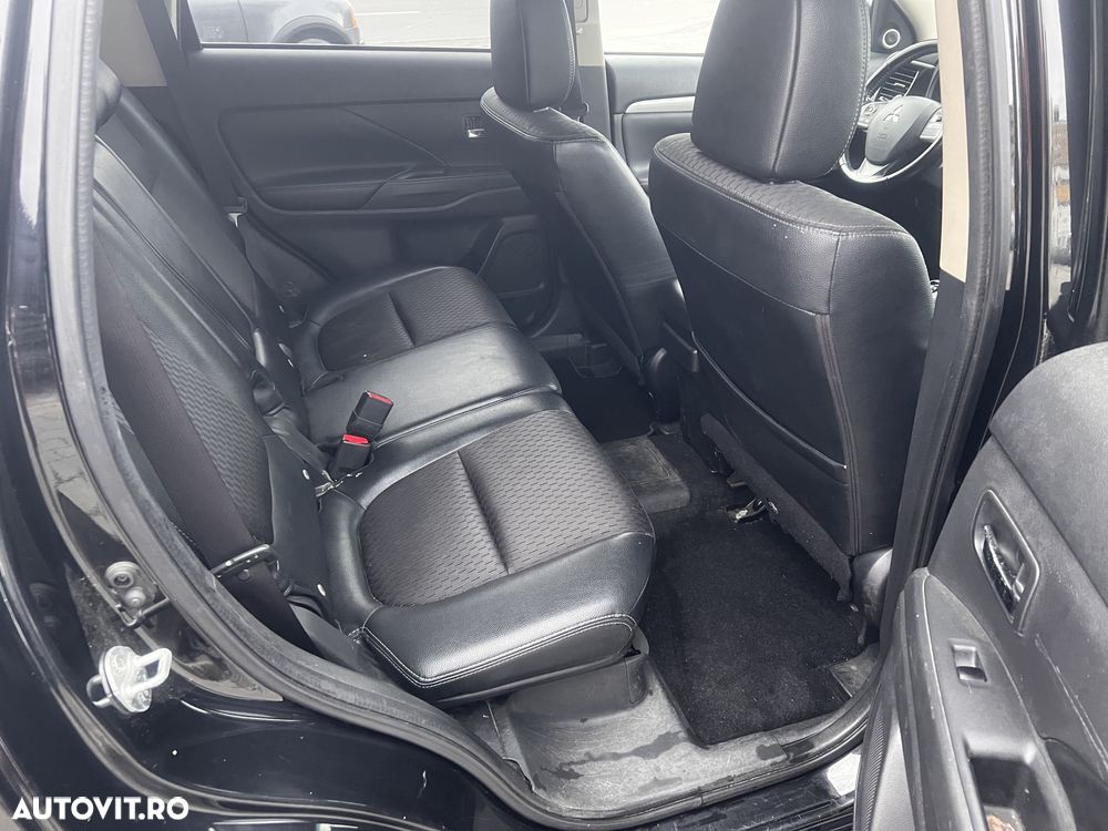 Mitsubishi Outlander 2.0 4WD - 8