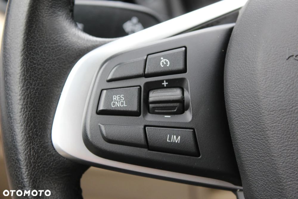 BMW Seria 2 218d Luxury Line - 26