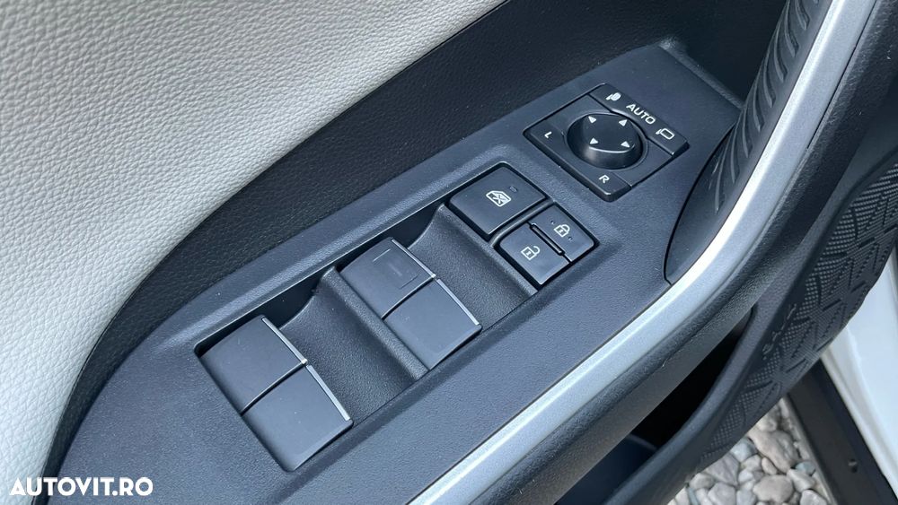 Toyota RAV4 2.5 VVT-iE 4x4 Luxury - 26