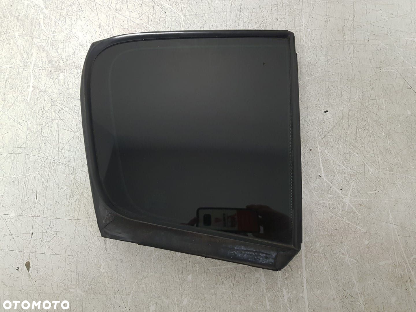 BOCZNA SZYBKA MAŁA TRÓJKĄCIK LEWA TYLNA SZYBA DRZWI KIA SPORTAGE IV 4 16-21  17r - 2