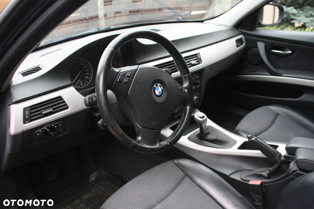 BMW Seria 3 320d - 11