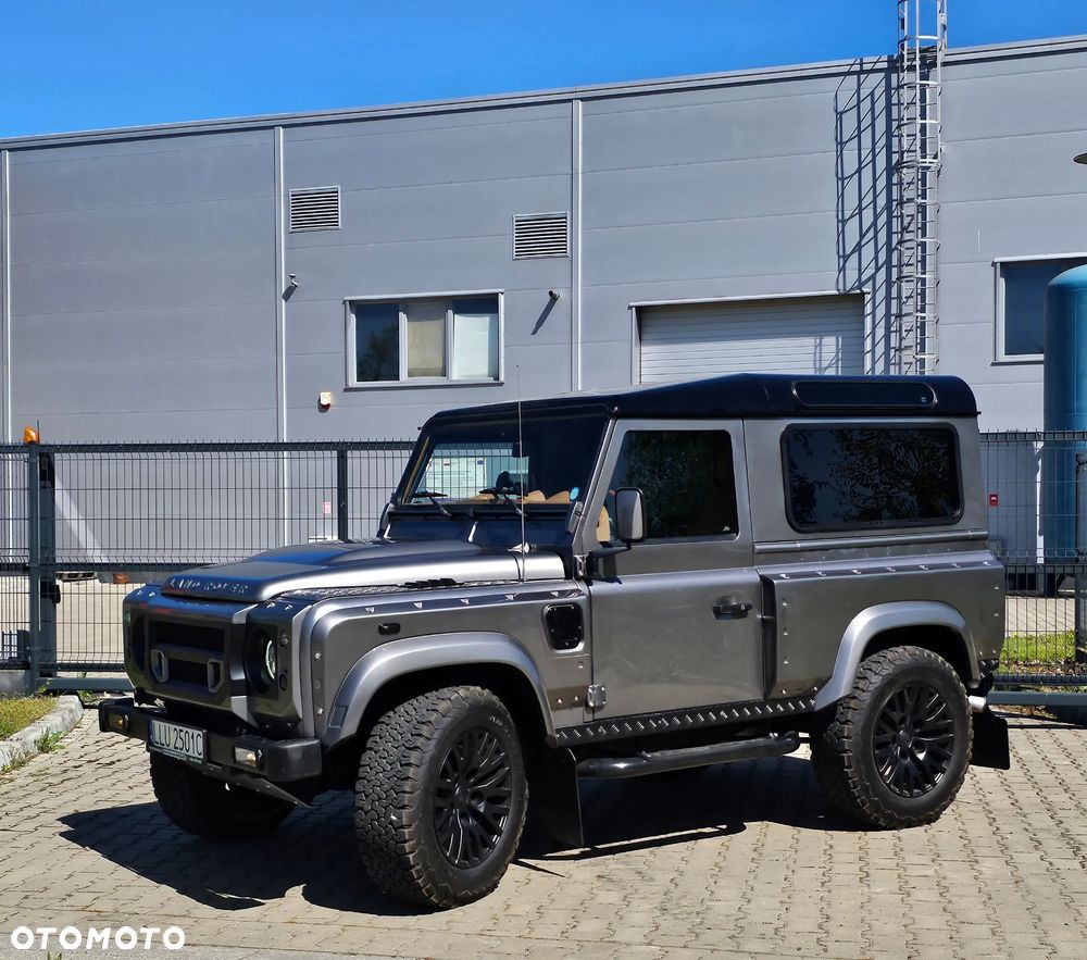 Land Rover Defender 90 Station Wagon SVX - 2