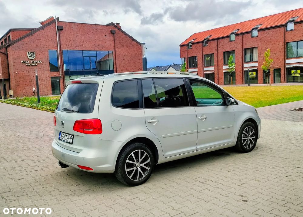 Volkswagen Touran 2.0 TDI DPF Highline DSG - 2