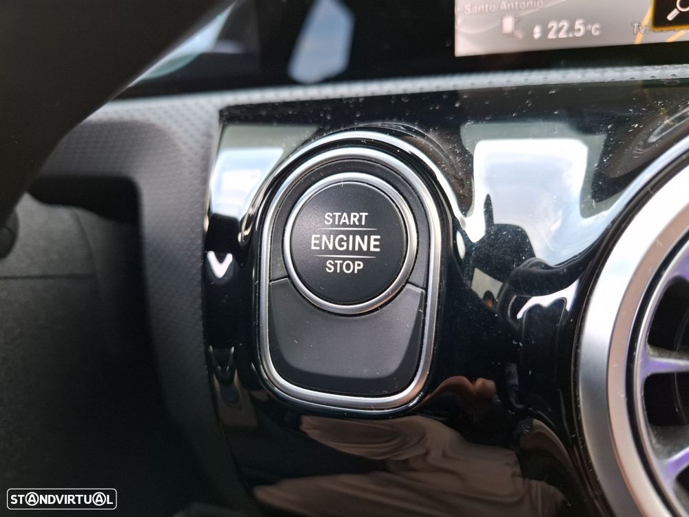 Mercedes-Benz A 250 e AMG Line - 19