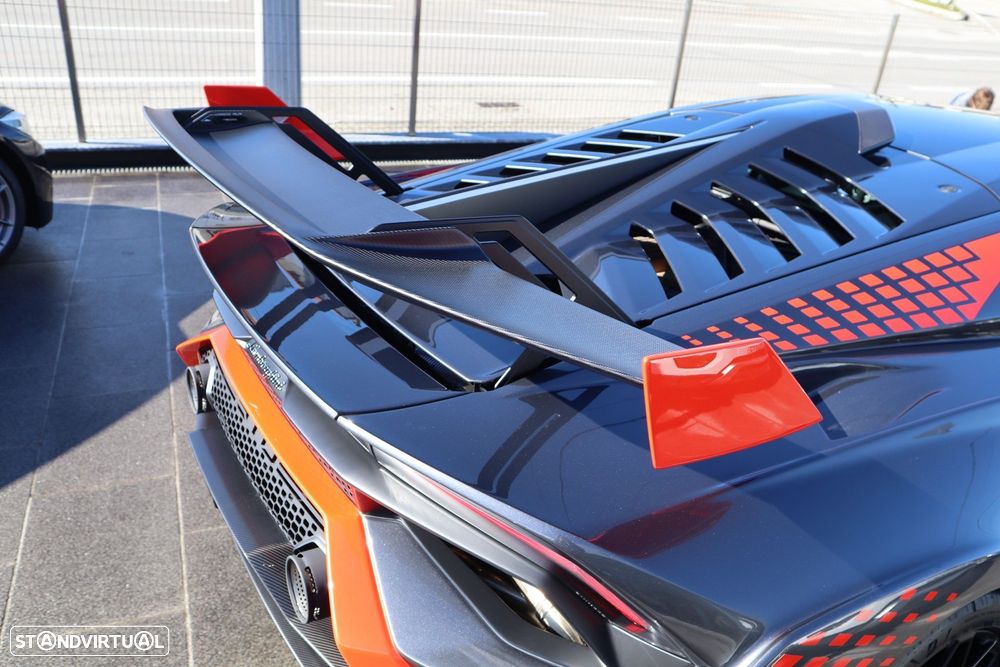 Lamborghini Huracán STO - 18