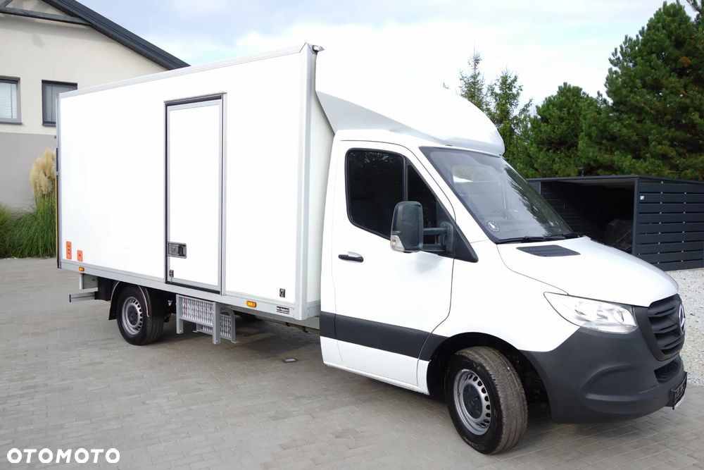 Mercedes-Benz Sprinter 3.0 Bluetec Automat 319  Kontener + Winda 750 kg. - 33