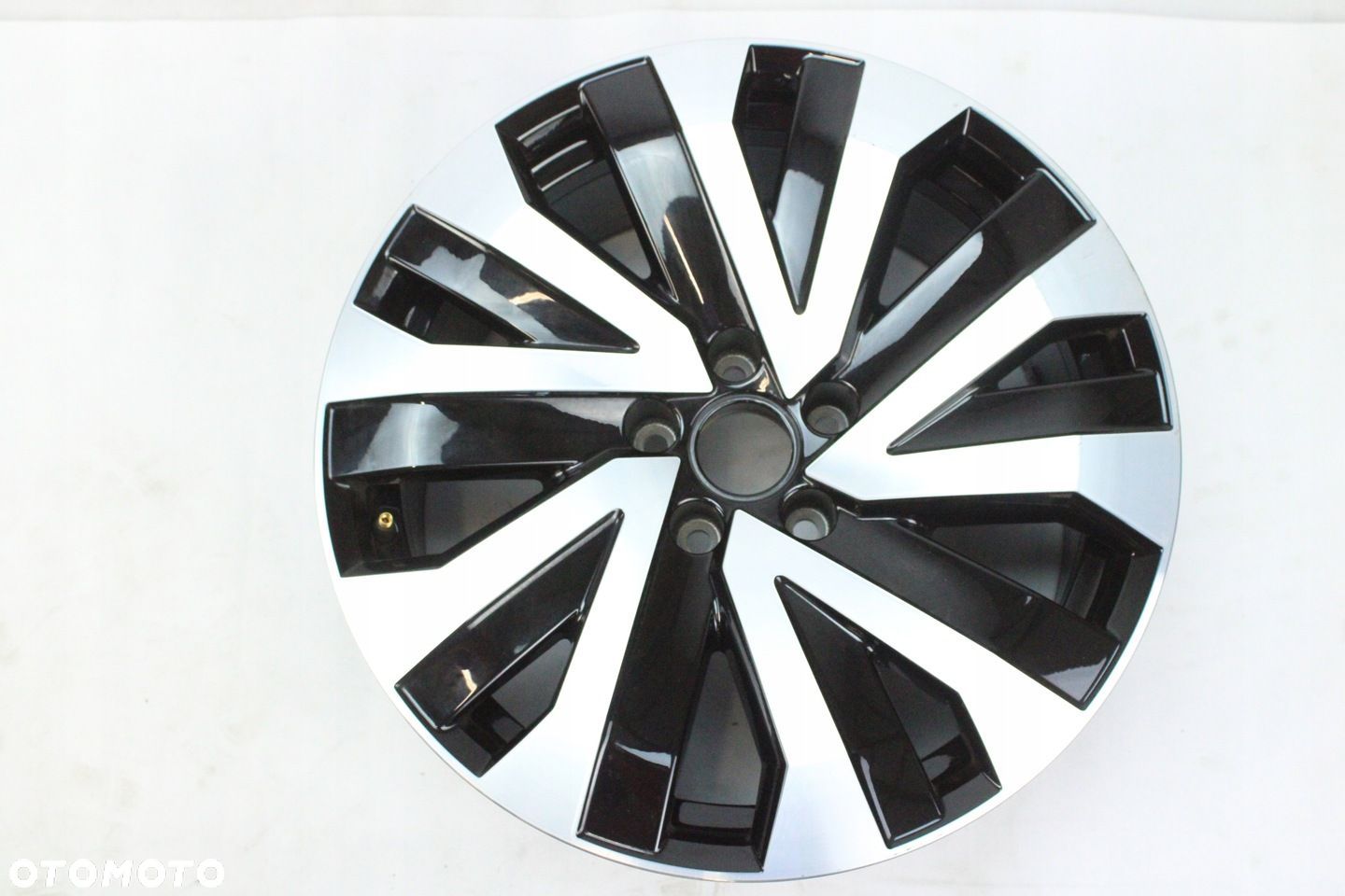 FELGA ALUMINIOWA 18" VOLKSWAGEN TOUAREG III 5x112 8J ET25 760601025M - 1