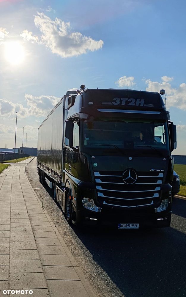 Mercedes-Benz Actros - 3