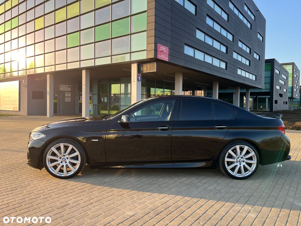BMW Seria 5 535i Sport-Aut - 30