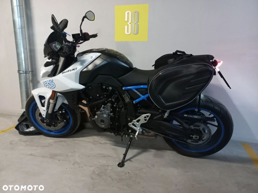 Suzuki GSX - 4