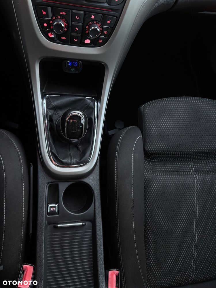 Opel Astra 1.6 T Cosmo - 24