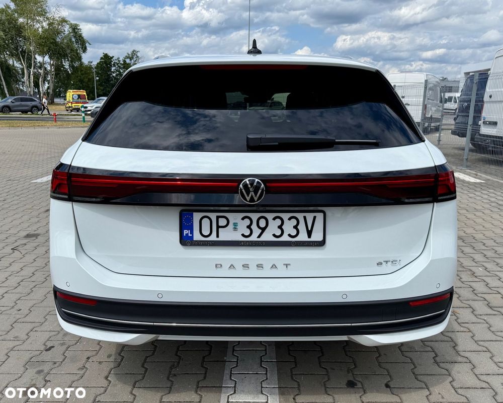 Volkswagen Passat - 4
