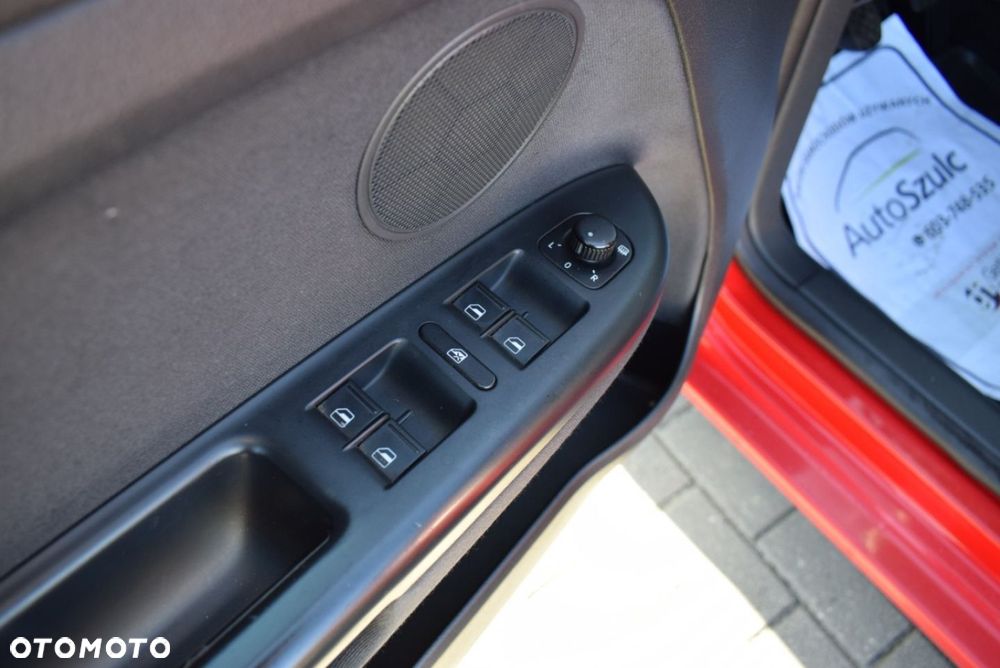 Volkswagen Golf Plus - 17