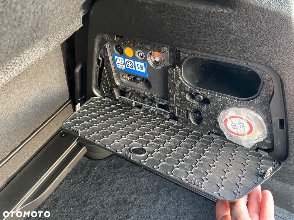 Opel Meriva 1.4 150 Jahre - 23