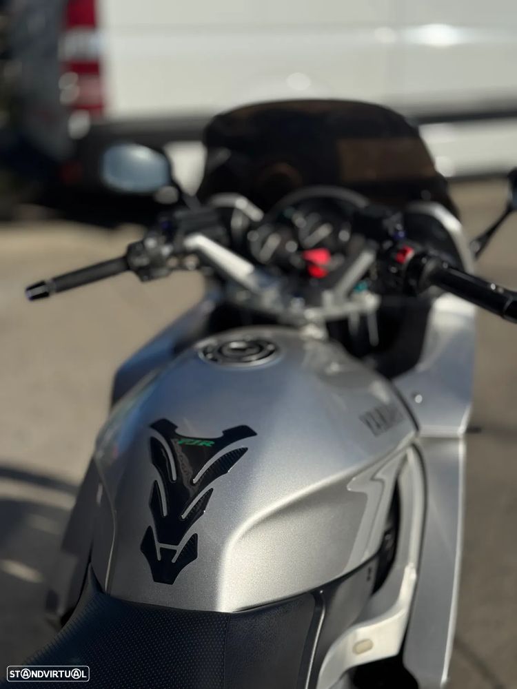 Yamaha FJR 1300 - 12