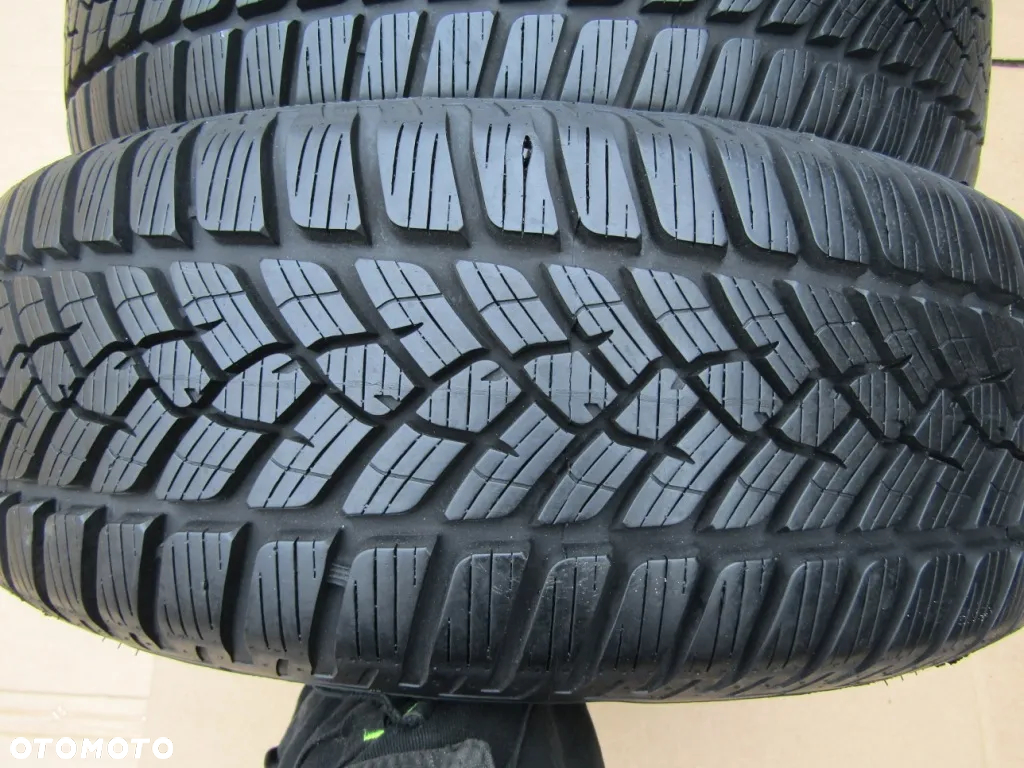 4x Felgi Koła 16 Dacia Duster OE I II / 6,5j 5x114,3 ET50 Opony 215/65 - 21