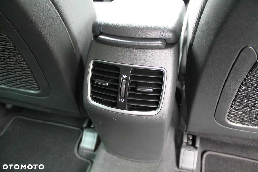 Hyundai Tucson 1.7 CRDI BlueDrive Style 2WD - 30