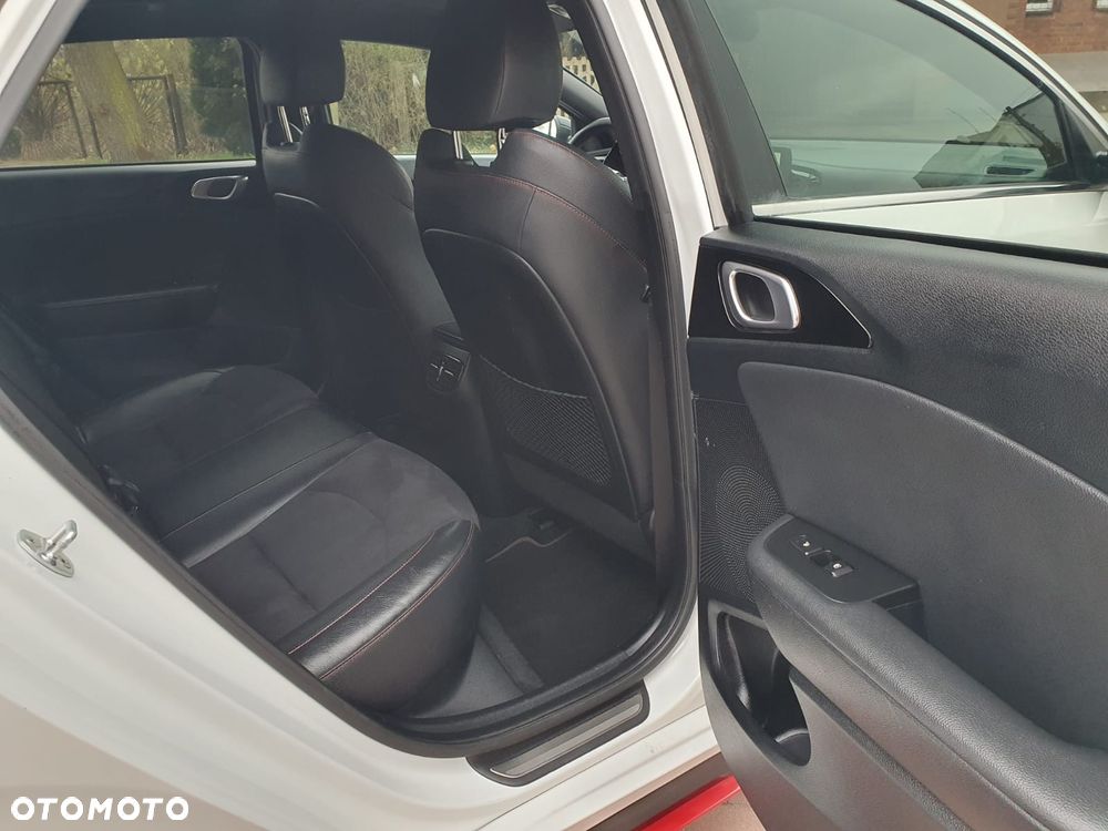 Kia ProCeed 1.6 T-GDI GT - 14