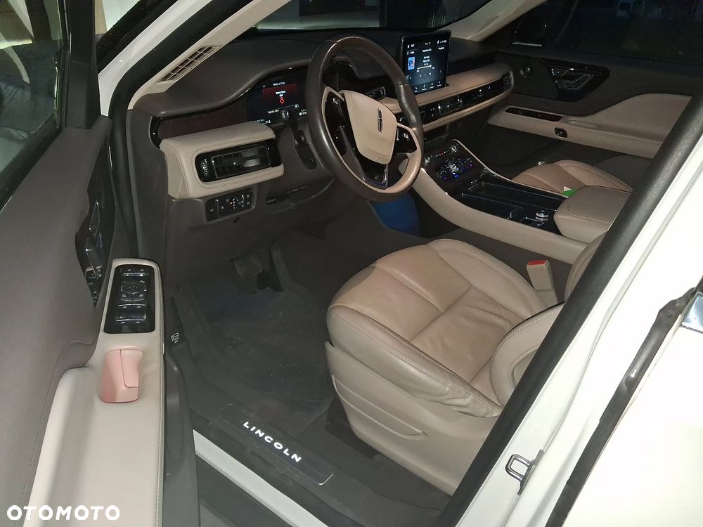 Lincoln Aviator - 4