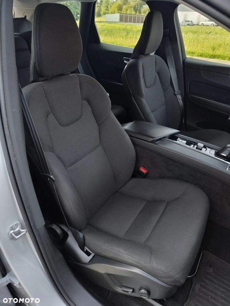 Volvo XC 60 B5 B AWD Momentum Pro - 16