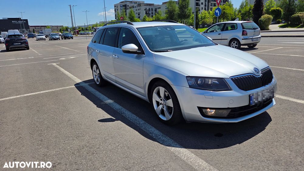 Skoda Octavia 2.0 TDI STYLE DSG - 4