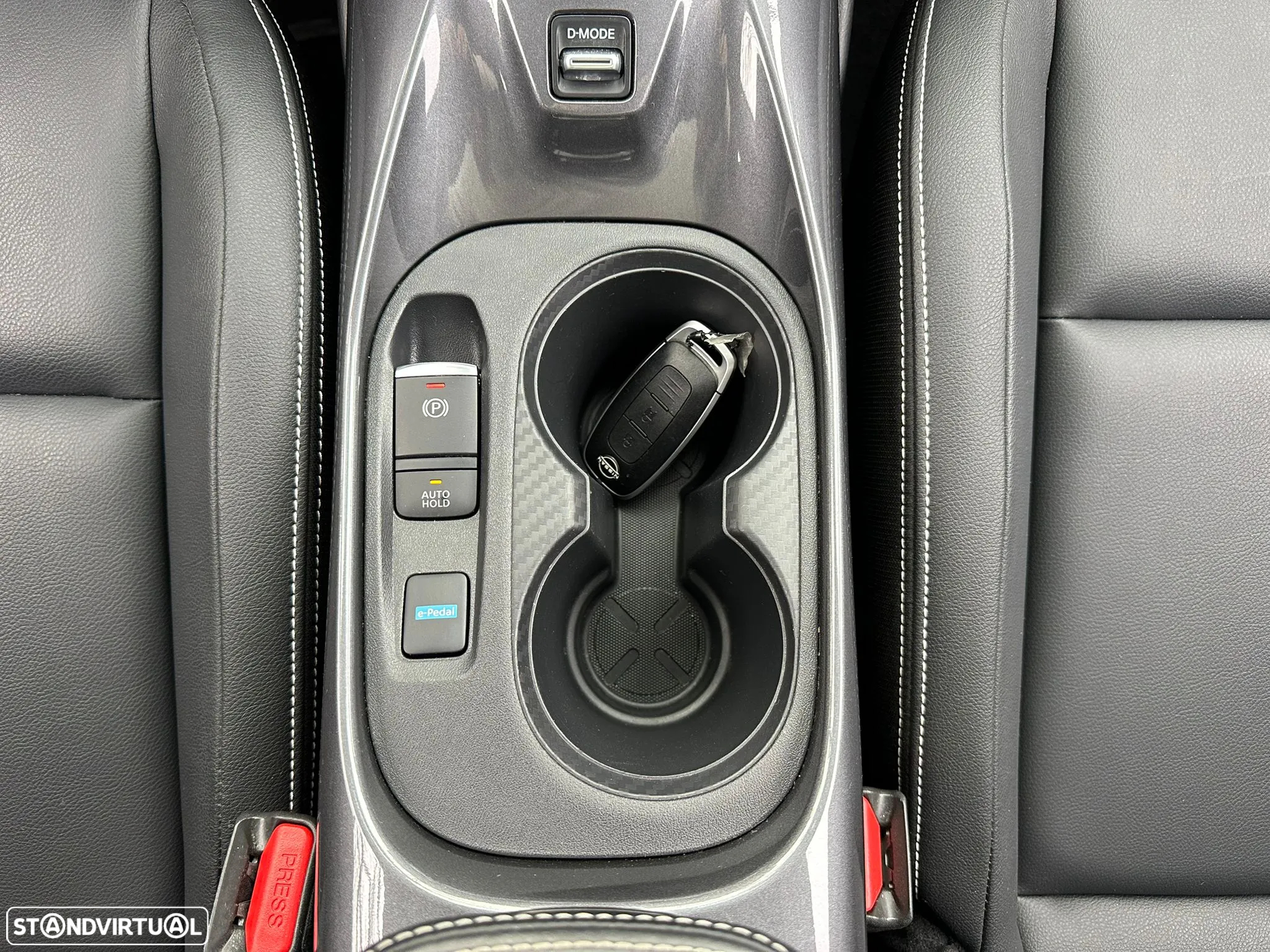 Nissan Juke 1.6 Hybrid Tekna TwoTone T - 34