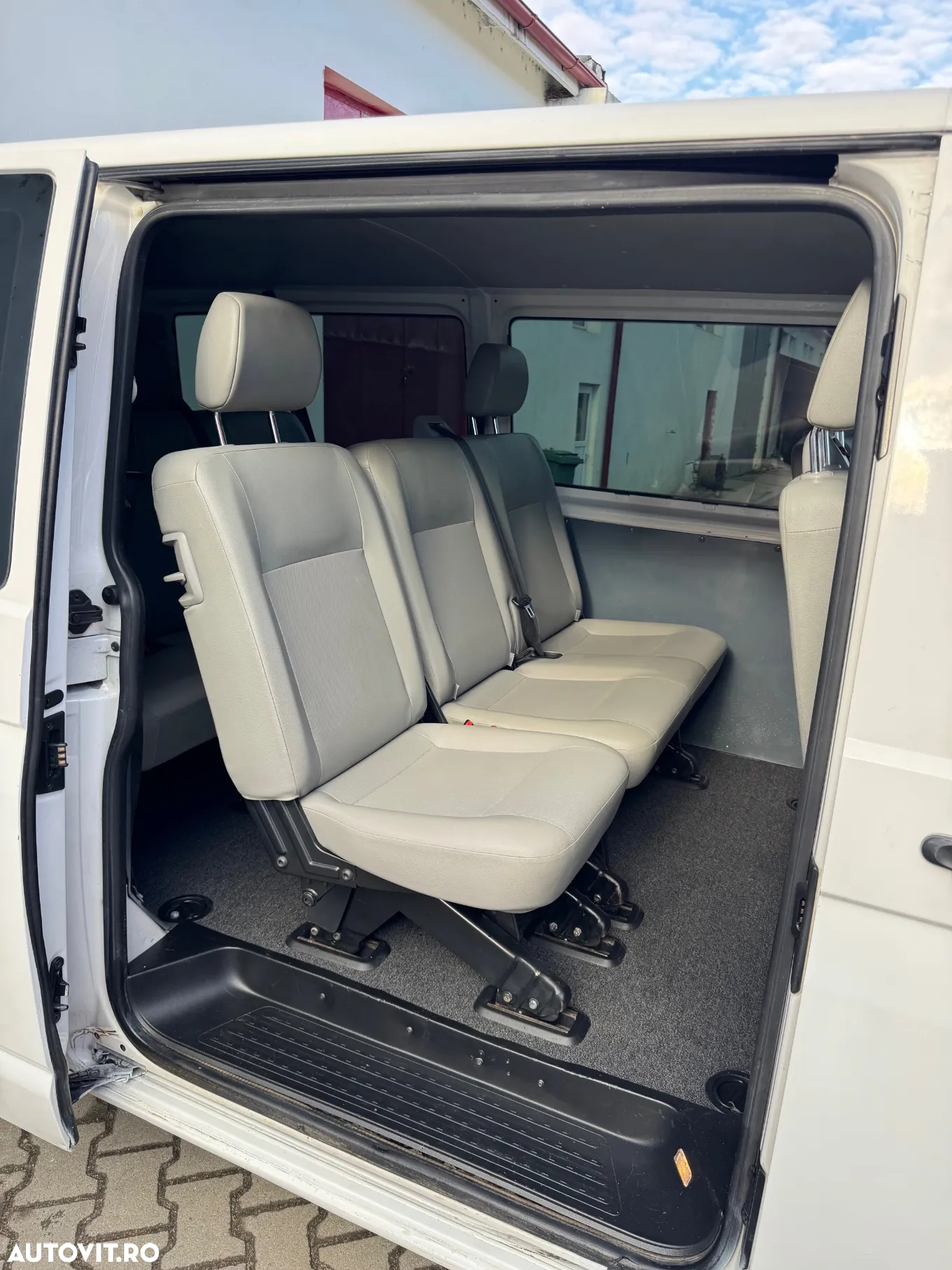 Volkswagen Transporter - 4