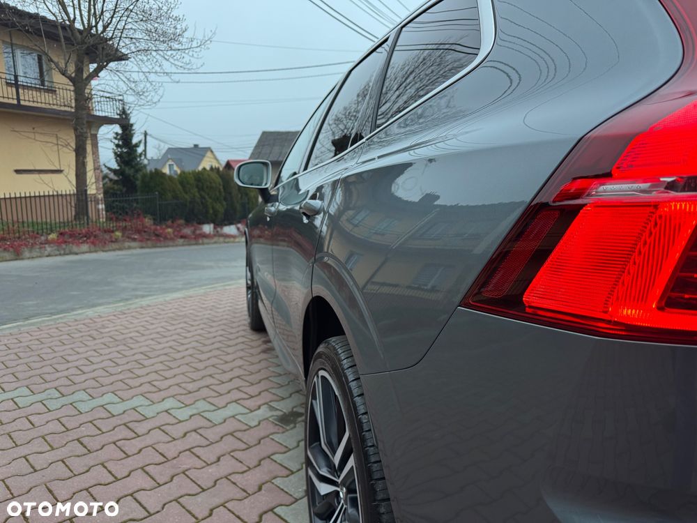 Volvo XC 60 D4 AWD Geartronic RDesign - 11