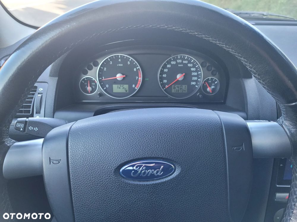 Ford Mondeo 1.8 Ghia - 14