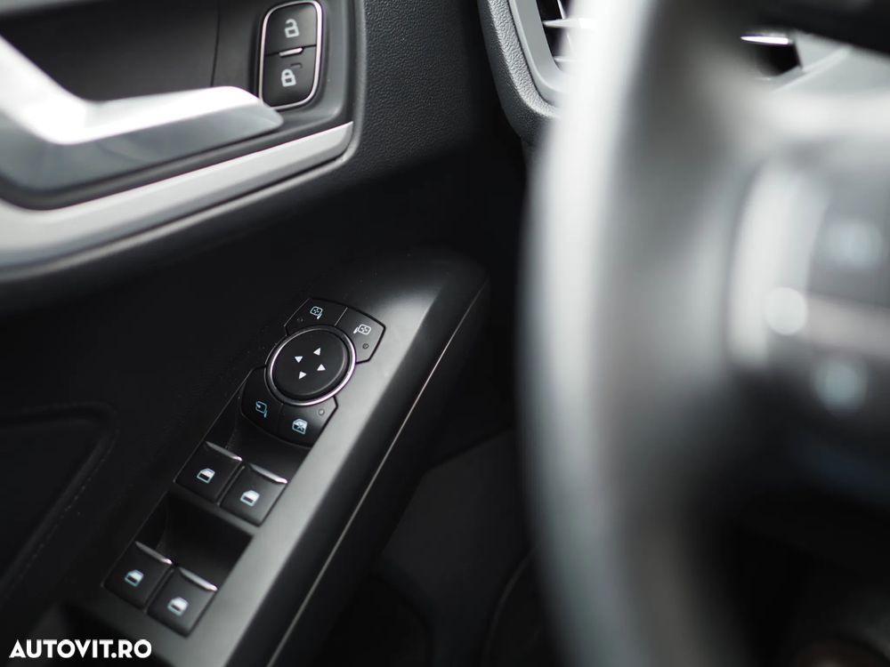 Ford Focus 1.0 EcoBoost Titanium Business - 19