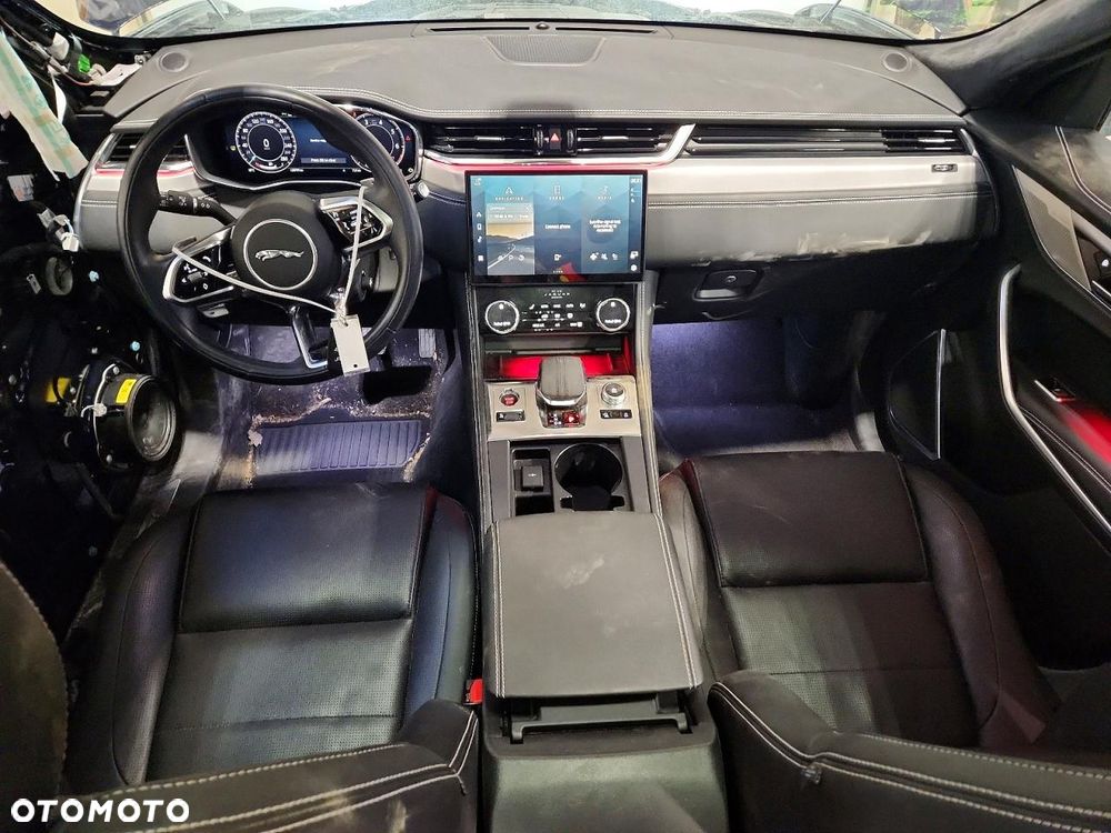 Jaguar F-Pace P250 AWD R-Dynamic S - 9