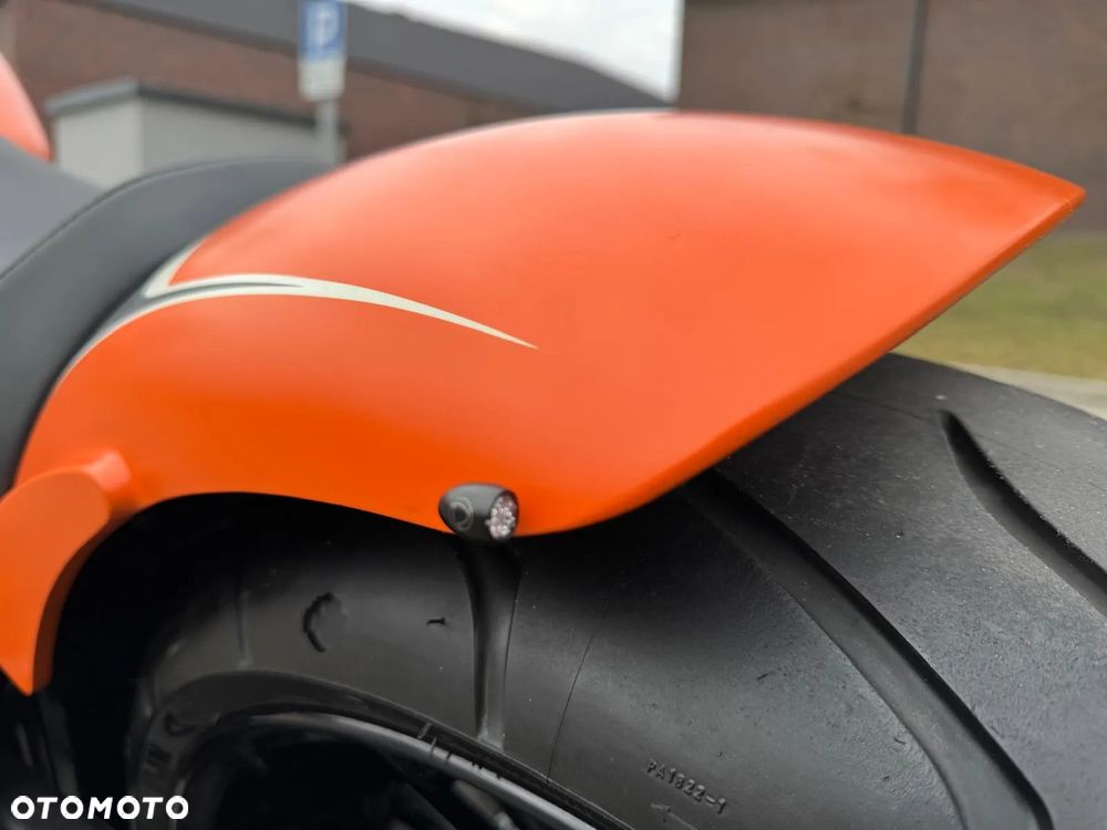 Harley-Davidson Softail Breakout - 28