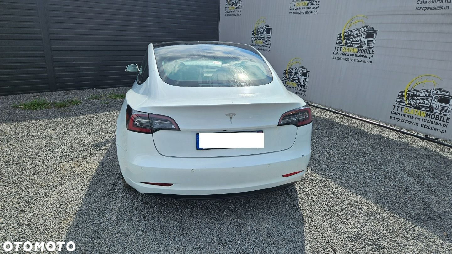 Tesla Model 3 - 7