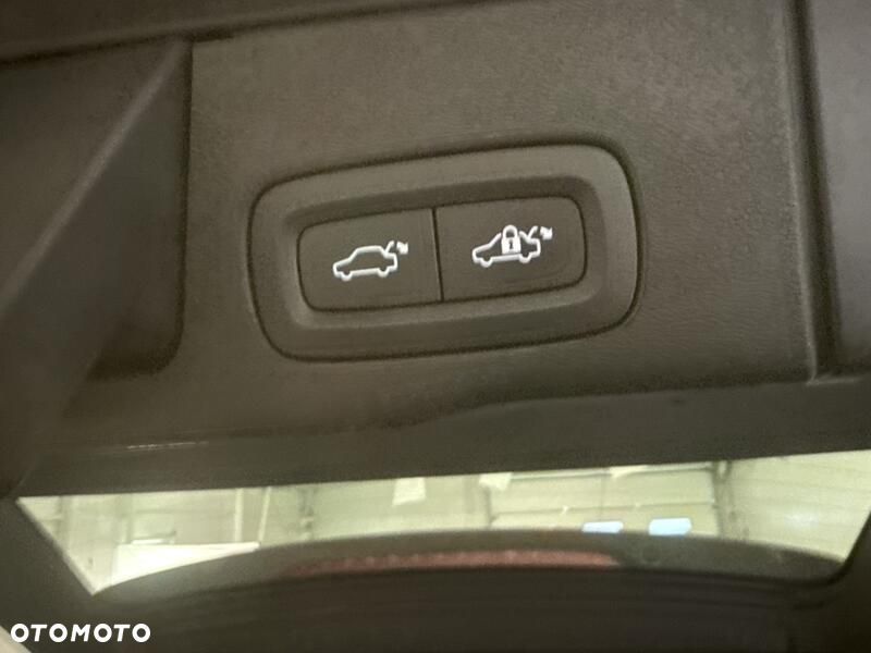 Volvo XC 60 B4 D AWD Inscription - 23