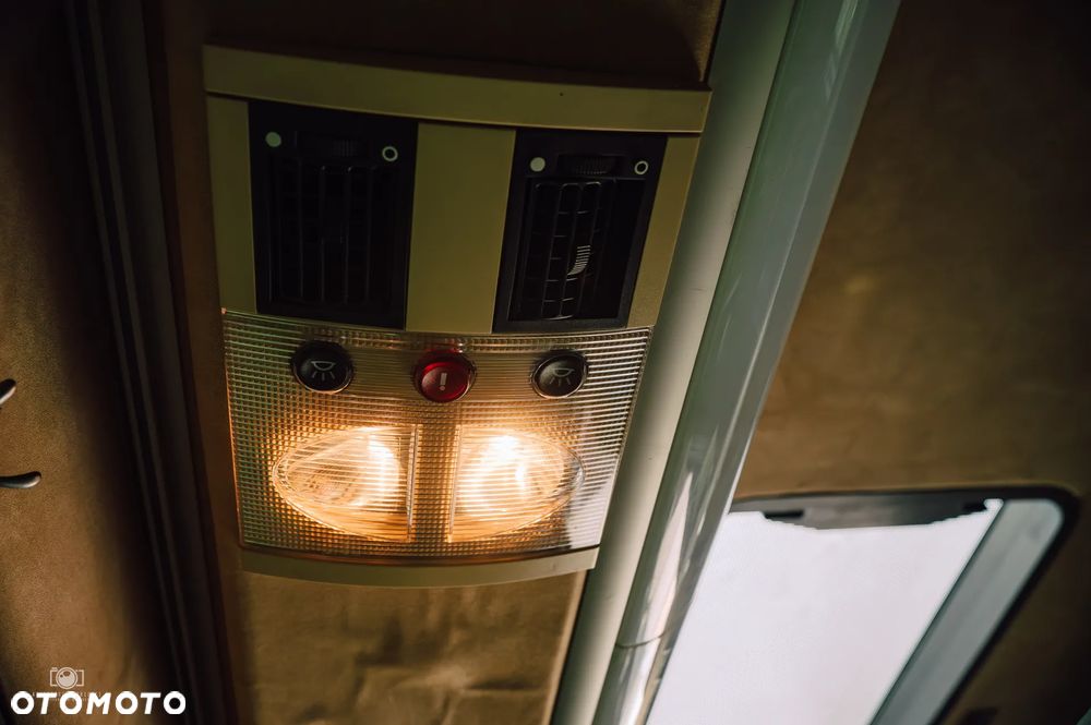 Mercedes-Benz 519 - 16