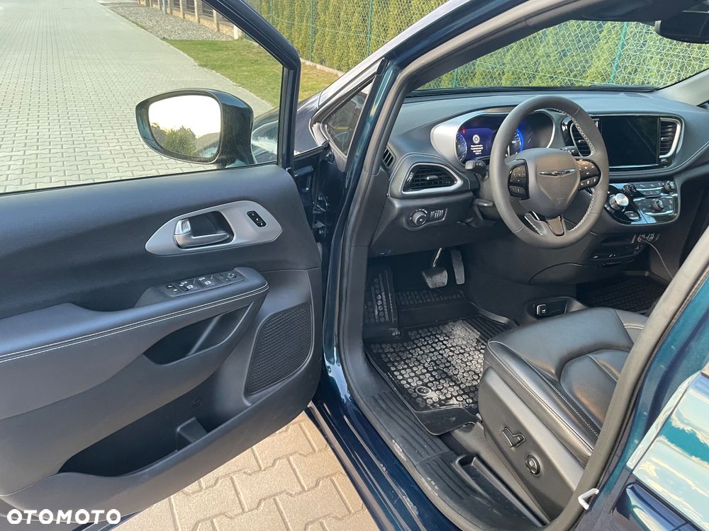 Chrysler Pacifica - 9