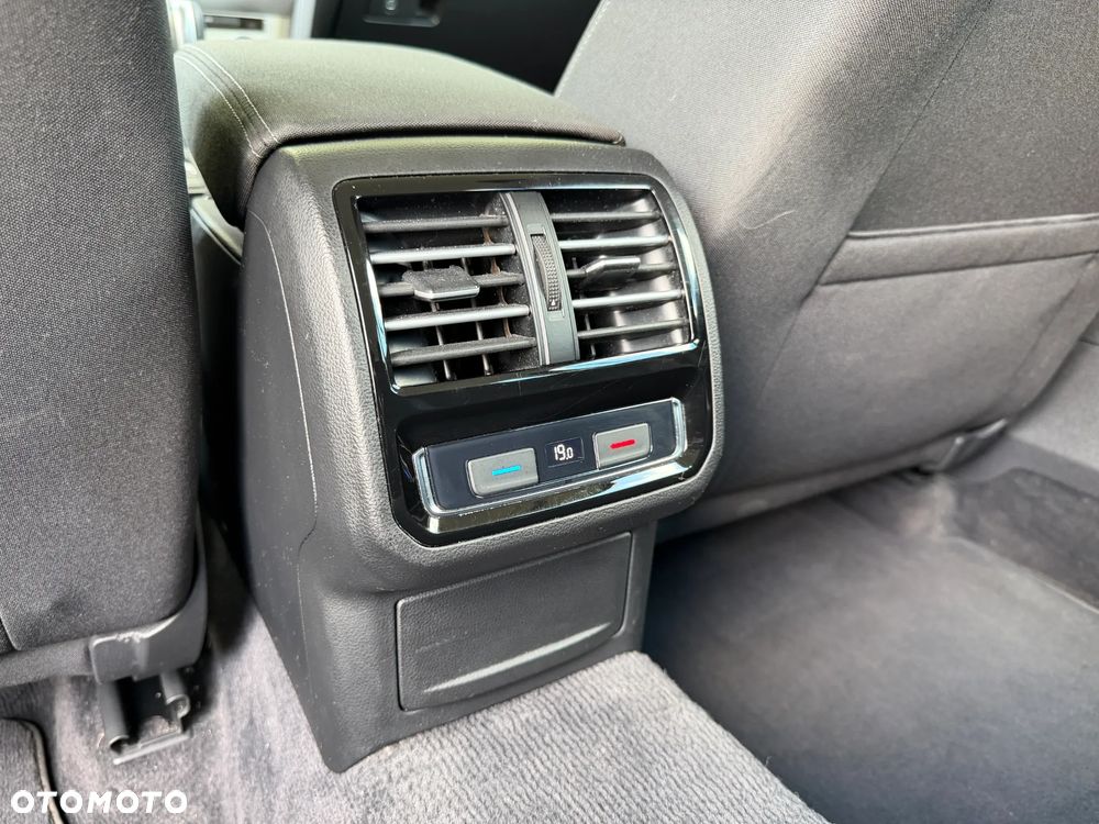Volkswagen Passat Variant 1.4 TSI BMT ACT Trendline DSG - 28