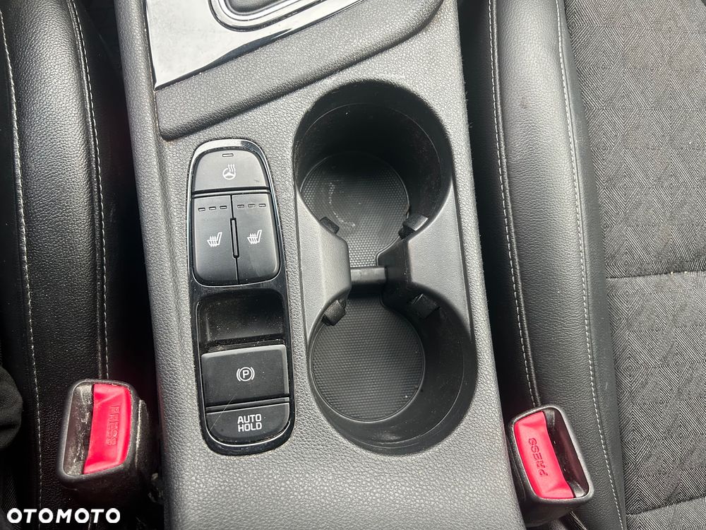 Kia Niro 1.6 GDI Hybrid L Business Line - 28