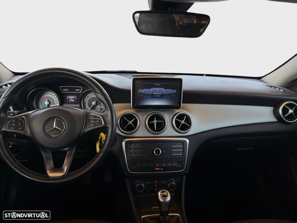 Mercedes-Benz CLA 200 - 12