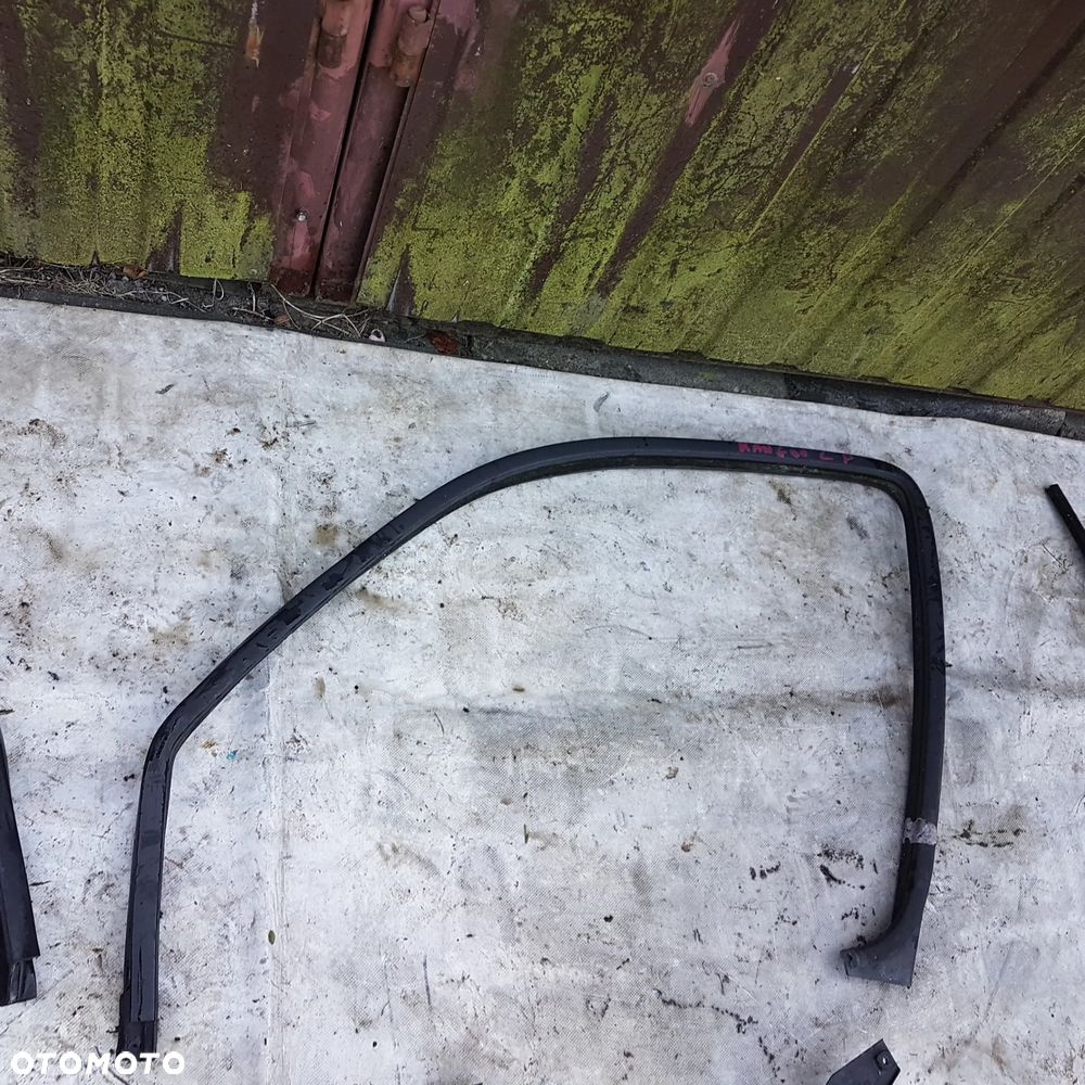 listwa zgarniająca uszczelka guma z drzwi przewód rura wody 1.9renault kango kangoo 00r - 6