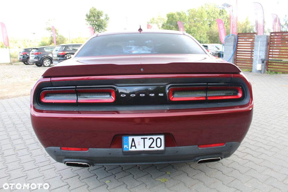 Dodge Challenger - 6