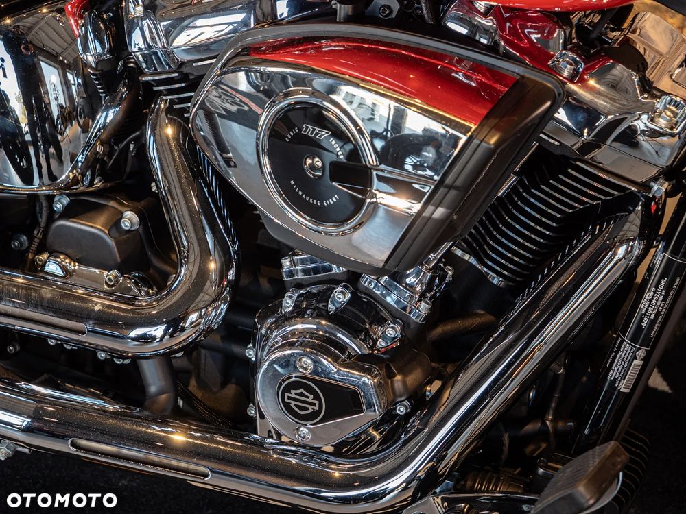 Harley-Davidson Softail Breakout - 14