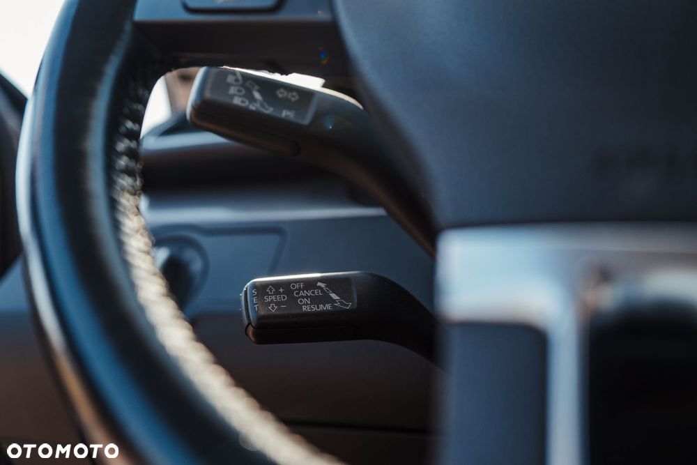 Volkswagen Passat 2.0 TDI Comfortline - 12