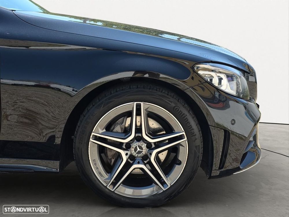 Mercedes-Benz C 220 d AMG Line — fotografia 5
