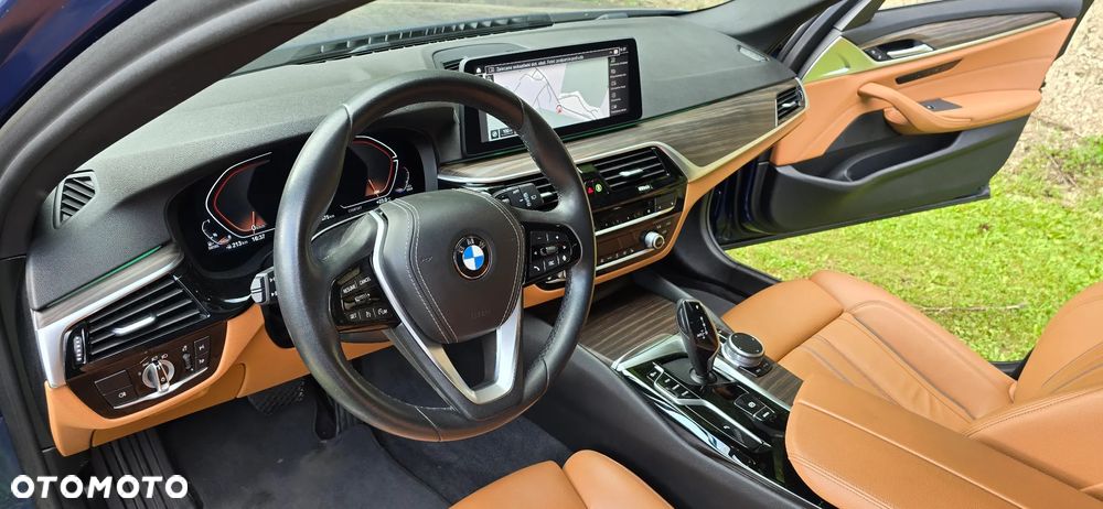 BMW Seria 5 518d Luxury Line sport - 35