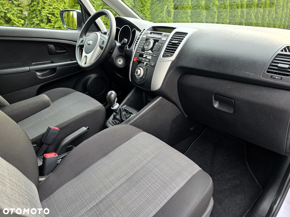 Kia Venga - 22